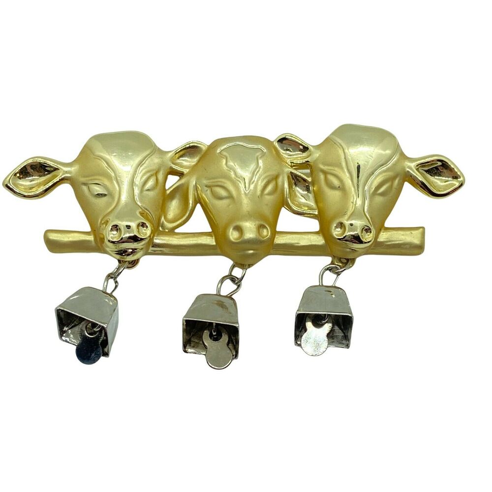 Brooch Pin Vintage A.J.C. Womens Gold Tone Three Cows With Cow Bells Barnyard